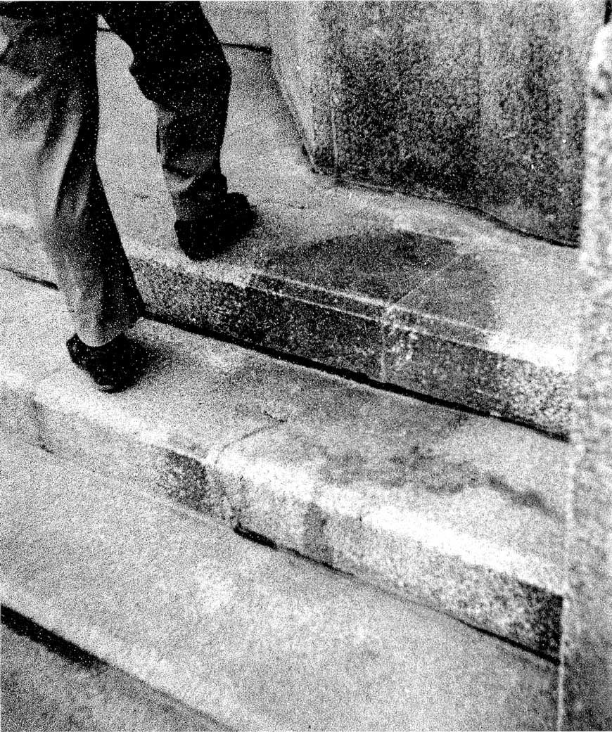 Human_shadow_on_stone